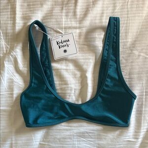 Kulani Kinis Cenote bind slim scoop bikini top small nwt